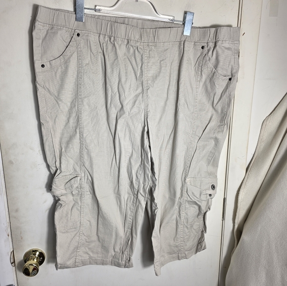 CJ Banks Pants - C J Banks Plus Size 2X Elastic Waist Capris Light Khaki